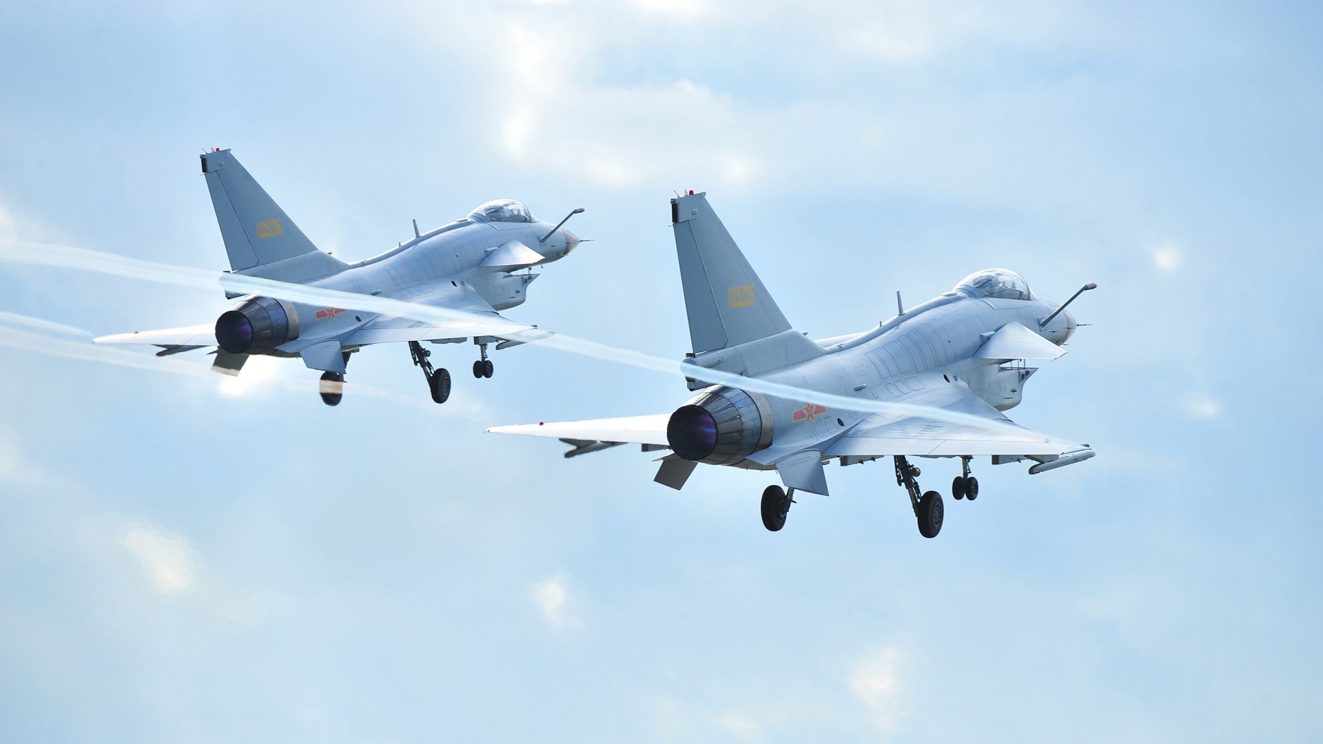 5记封盖+关键空接！浓眉狂轰42+14主宰年度对决 尼克斯全面压制深圳队