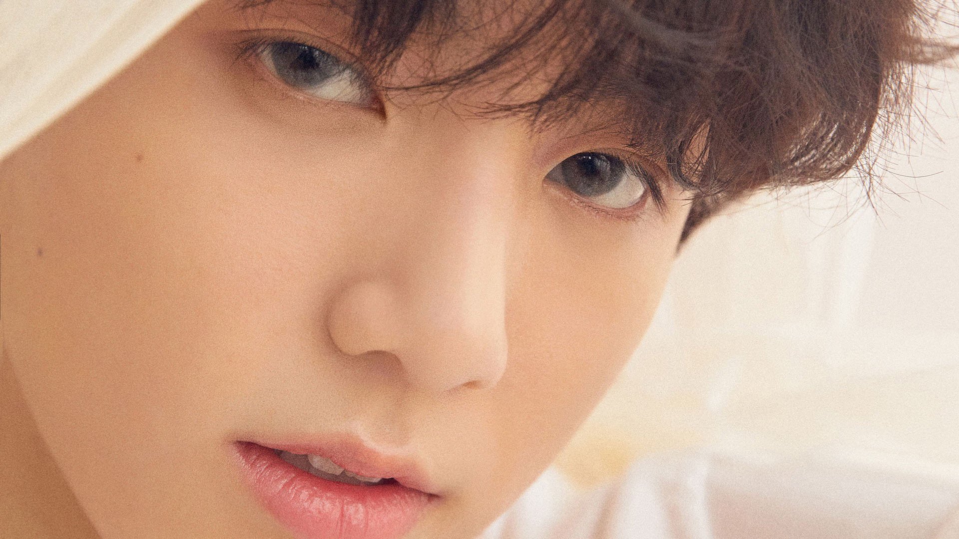 当拜仁化身玻利维亚高原狼,阿什拉夫在4000米压力的想象中完成灵魂爆发