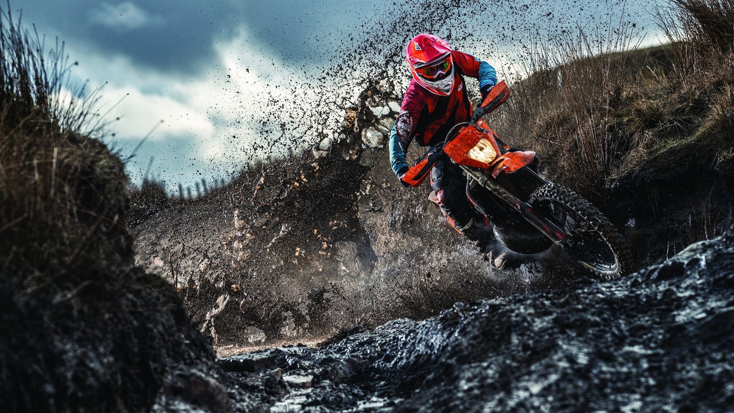 比利时钢门单挑尤文十一位豪杰，拉亚的存在感是一场现代足球的终极辩论